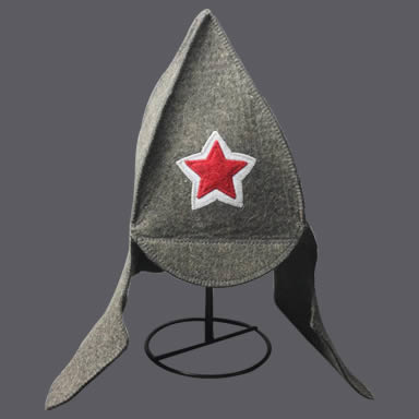 A gray ear-flap sauna hat with a red star applique on it.